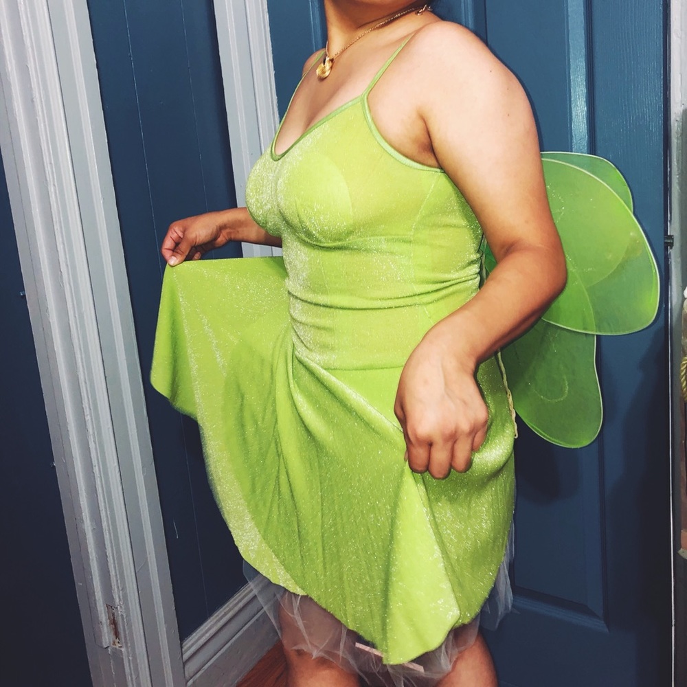 Custom made TinkerBell w/ sewed in wings ✨💚